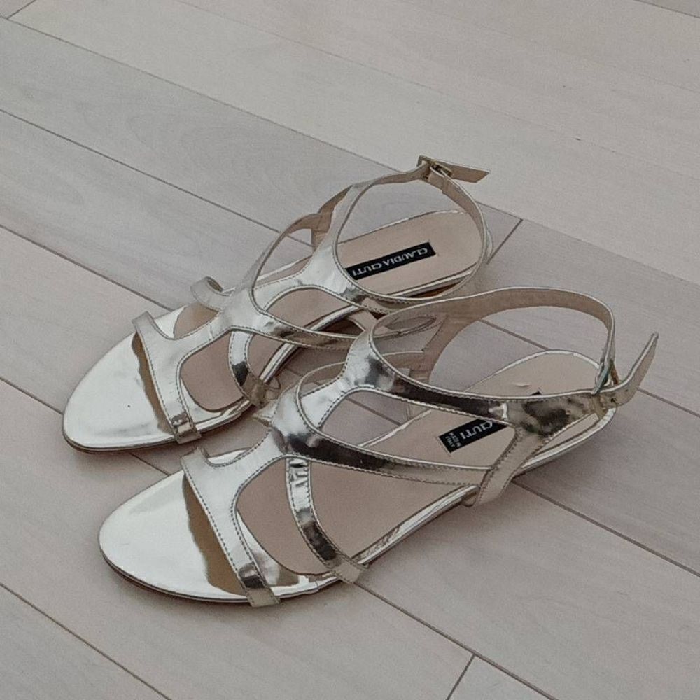 Claudia Ciuti Womens Sandals Strappy Heels Patent Leather Silver Size 7